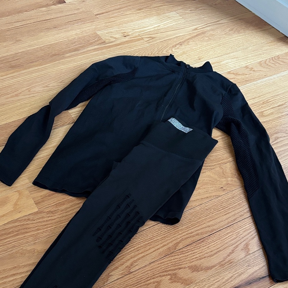Bundled vs athletic black outfit